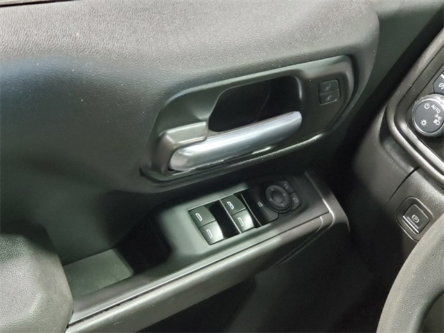 Vehicle image 28 of 30