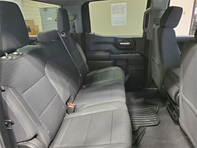 Vehicle image 16 of 30