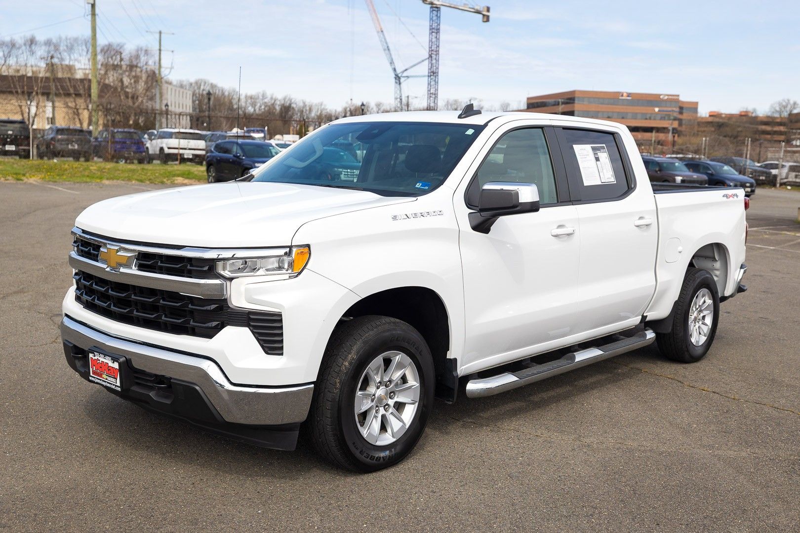 2022 Chevrolet Silverado 1500 LT Image 2 of 27