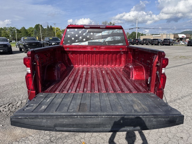 Vehicle image 9 of 21