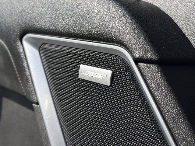 Vehicle image 16 of 21