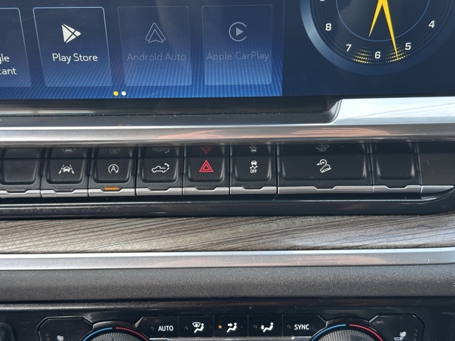 Vehicle image 13 of 21