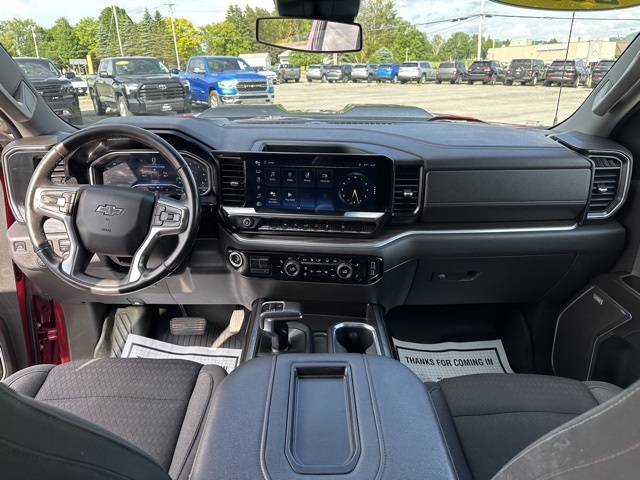 Vehicle image 10 of 21