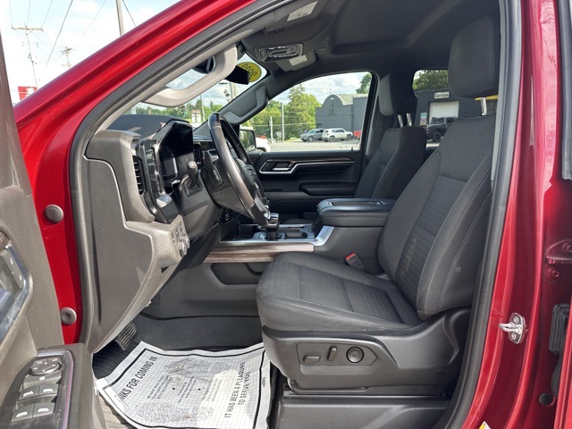 Vehicle image 18 of 21