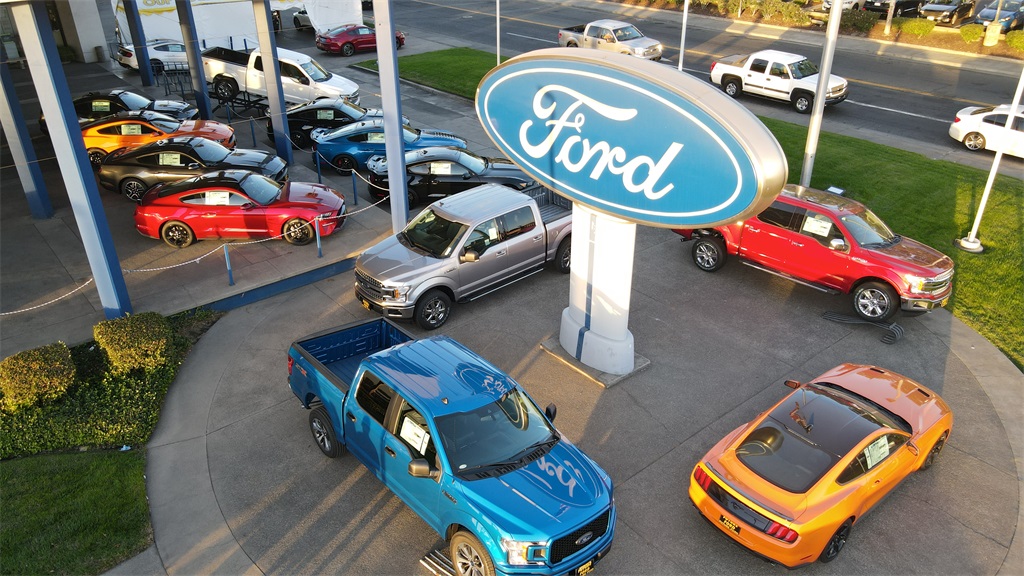 Vehicle image 23 of 25