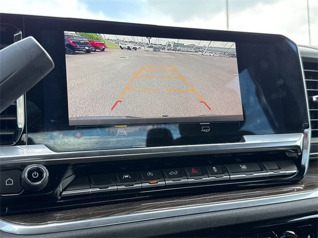 Vehicle image 19 of 24