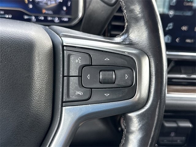 Vehicle image 21 of 24