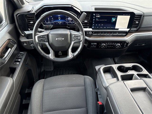 Vehicle image 15 of 24