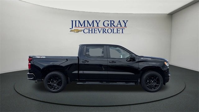 Vehicle image 4 of 24