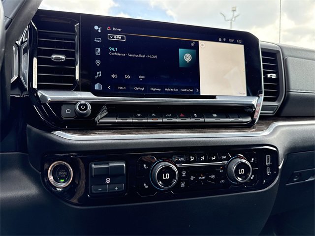 Vehicle image 18 of 24