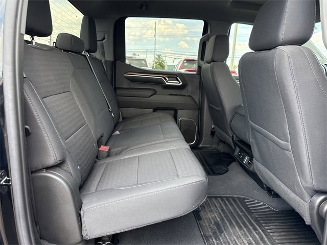 Vehicle image 10 of 24