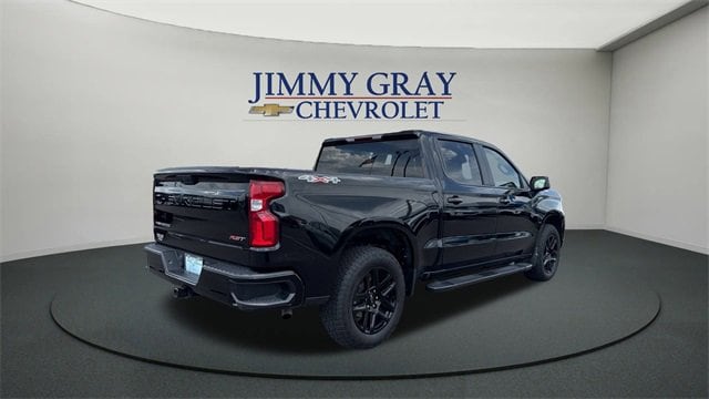 Vehicle image 5 of 24