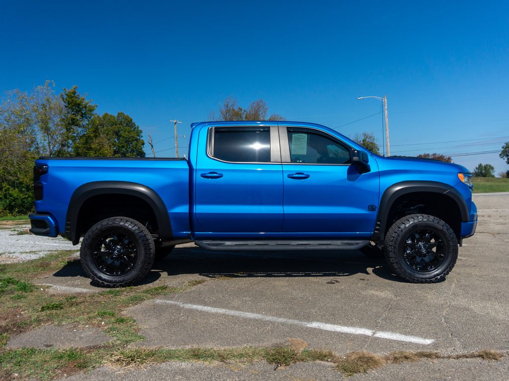 2022 Chevrolet Silverado 1500 RST Image 4 of 33