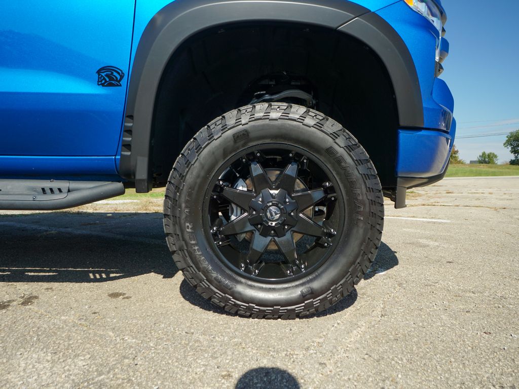 2022 Chevrolet Silverado 1500 RST Image 10 of 33