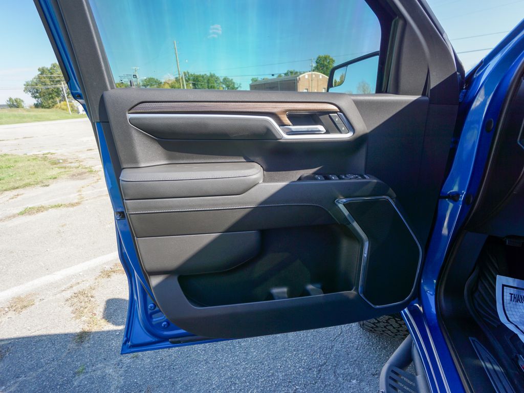 2022 Chevrolet Silverado 1500 RST Image 16 of 33