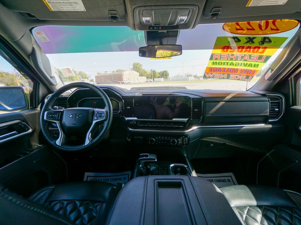 2022 Chevrolet Silverado 1500 RST Image 17 of 33