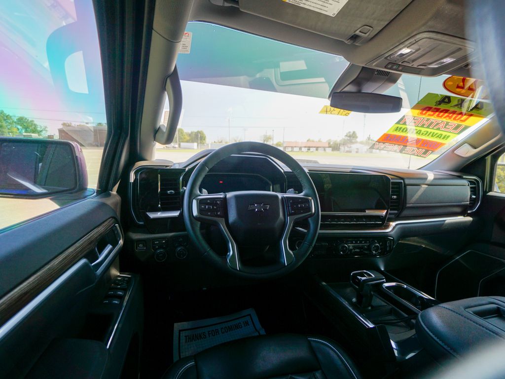 2022 Chevrolet Silverado 1500 RST Image 19 of 33