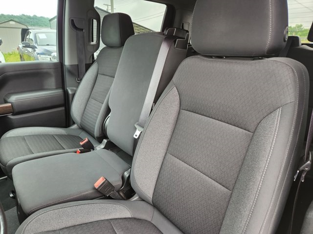 Vehicle image 23 of 28
