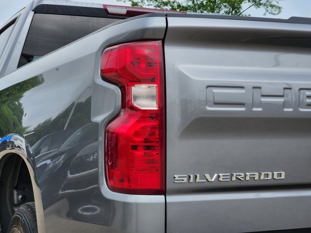 Vehicle image 18 of 28