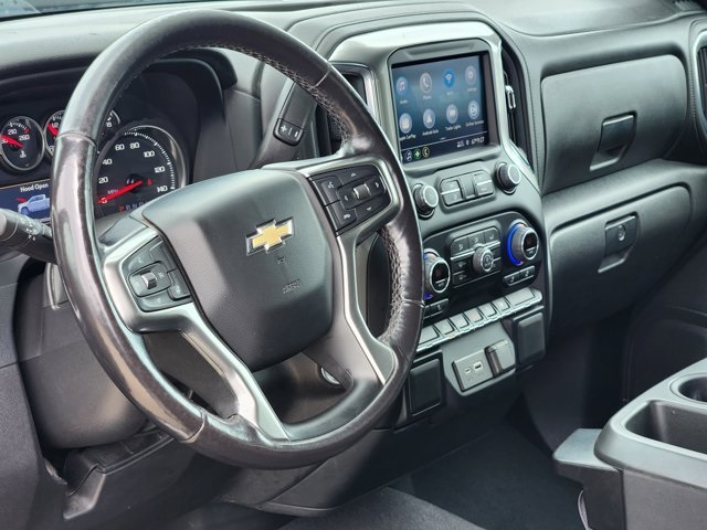 Vehicle image 24 of 28