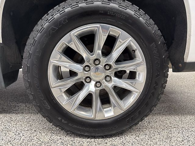 Vehicle image 23 of 59