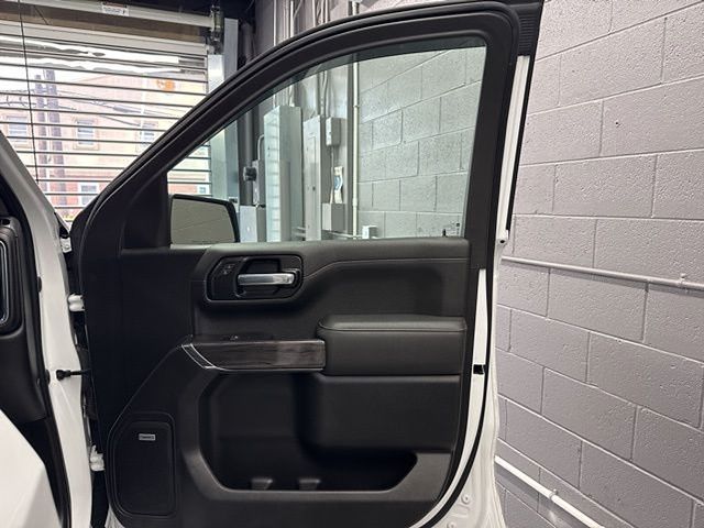 Vehicle image 35 of 59