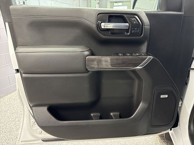 Vehicle image 26 of 59