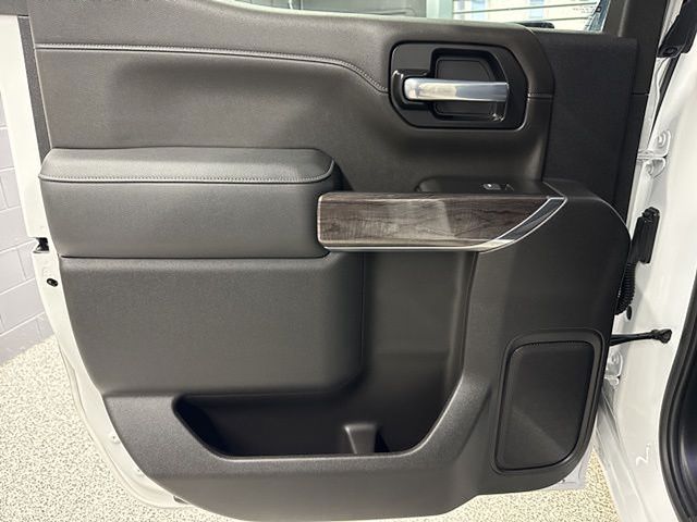 Vehicle image 30 of 59