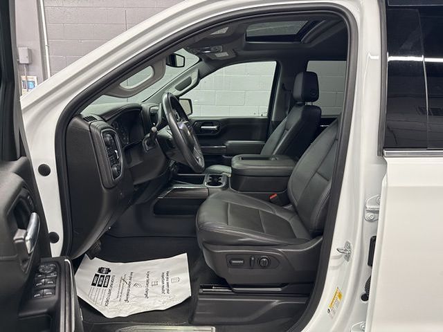 Vehicle image 28 of 59