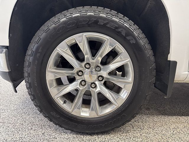 Vehicle image 22 of 59