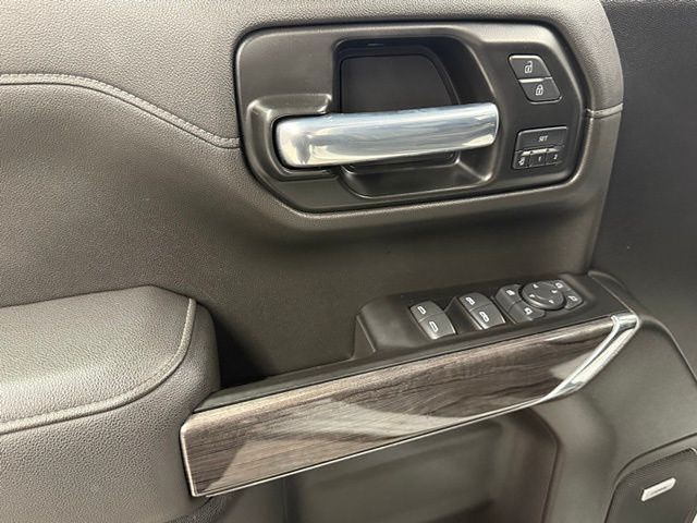 Vehicle image 27 of 59