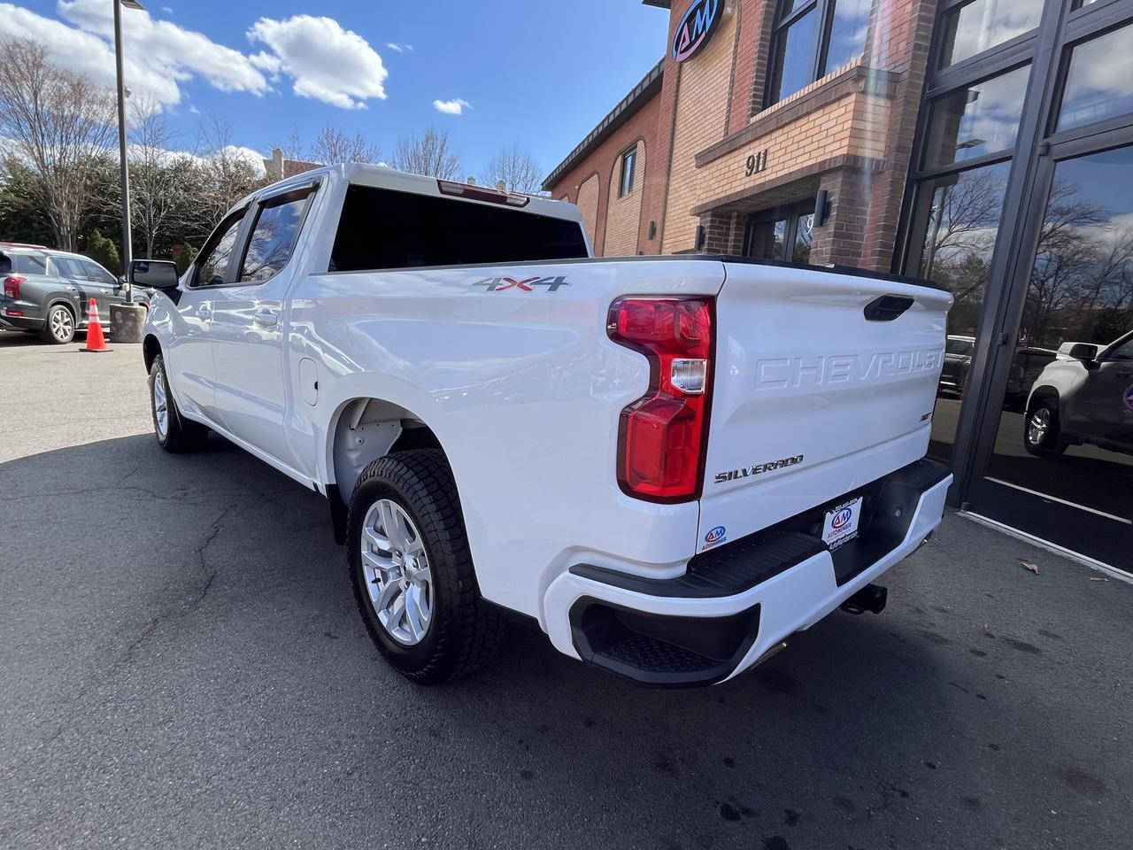 Vehicle image 11 of 60