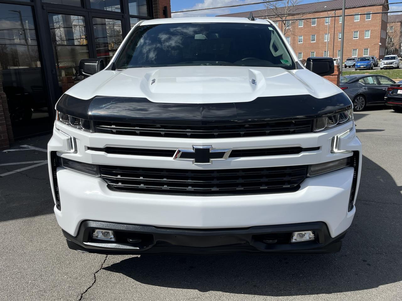 Vehicle image 5 of 60