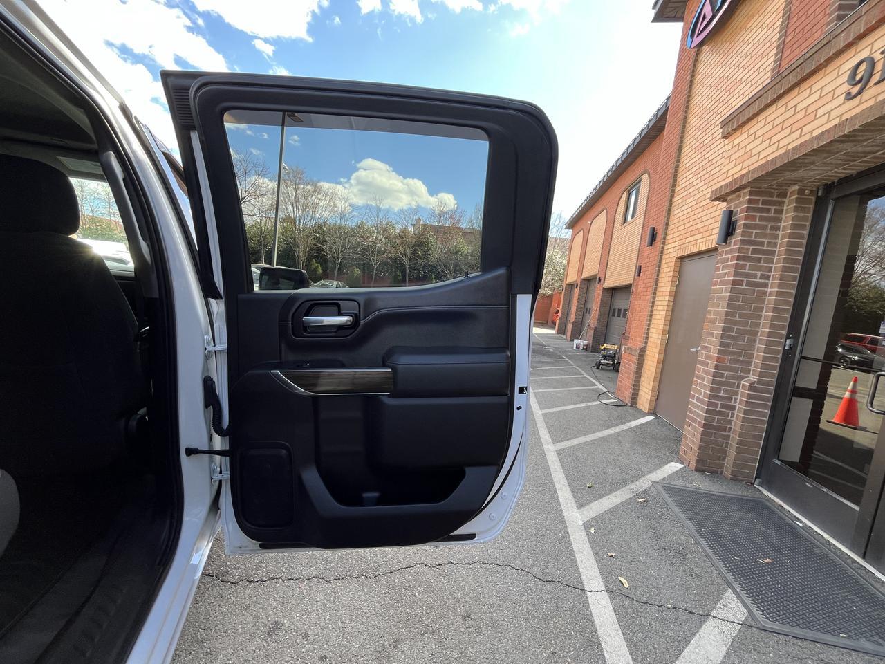 Vehicle image 46 of 60