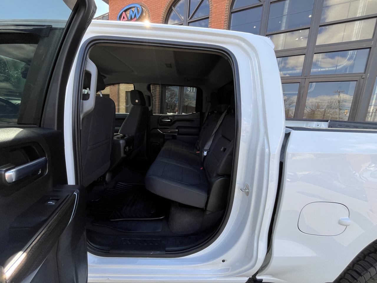 Vehicle image 58 of 60