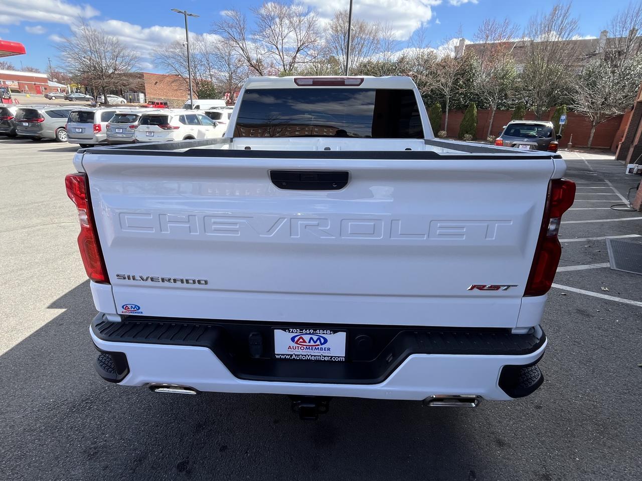 Vehicle image 10 of 60