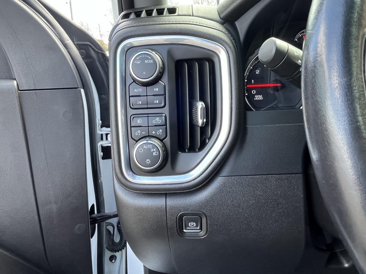 Vehicle image 25 of 60