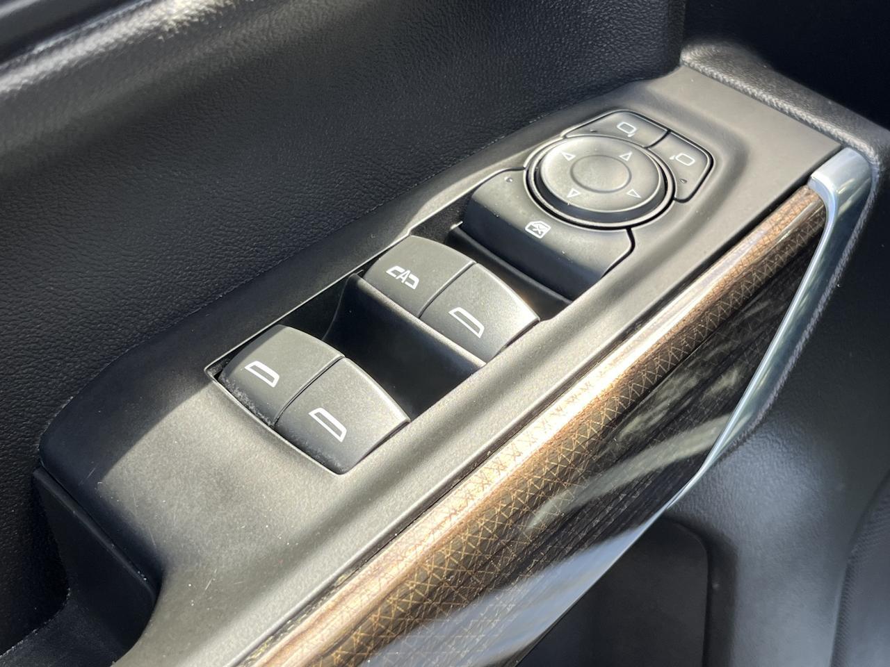 Vehicle image 19 of 60