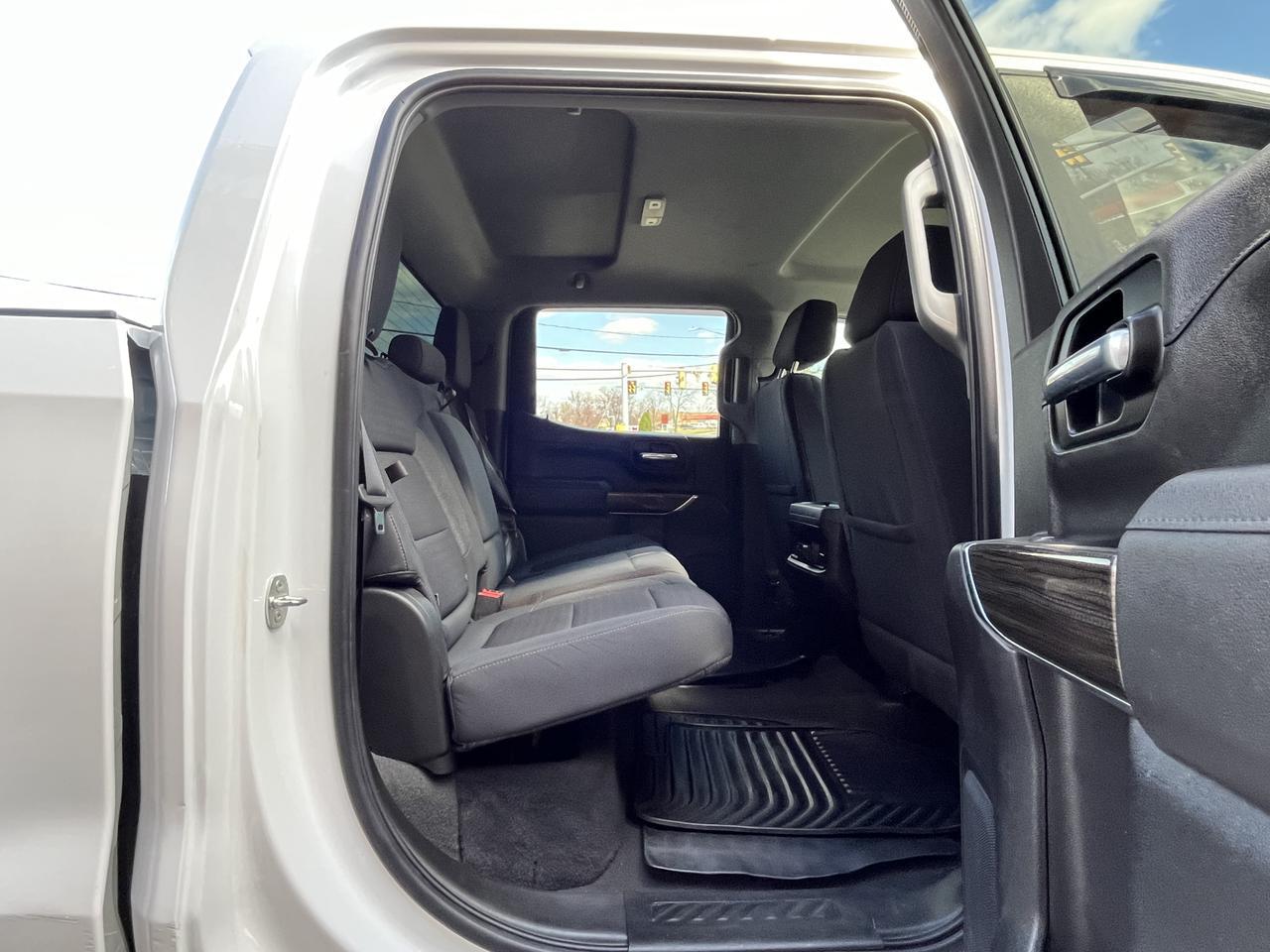Vehicle image 51 of 60