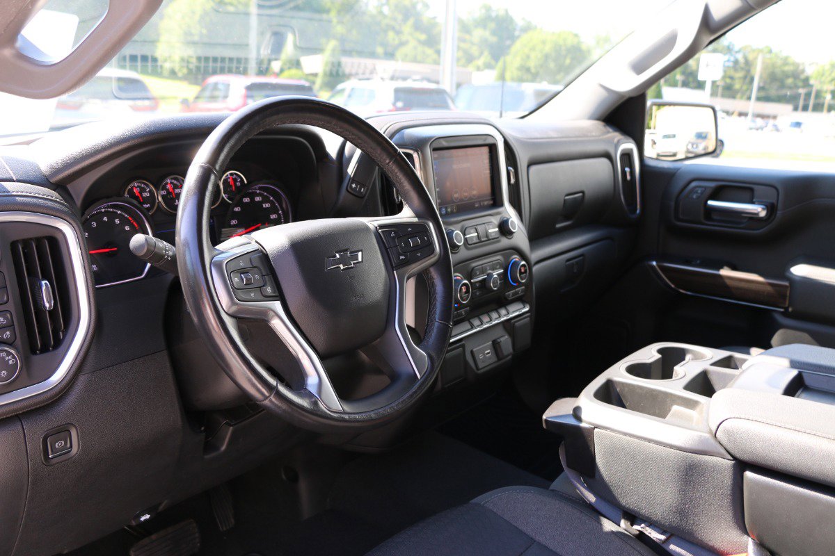 Vehicle image 16 of 30