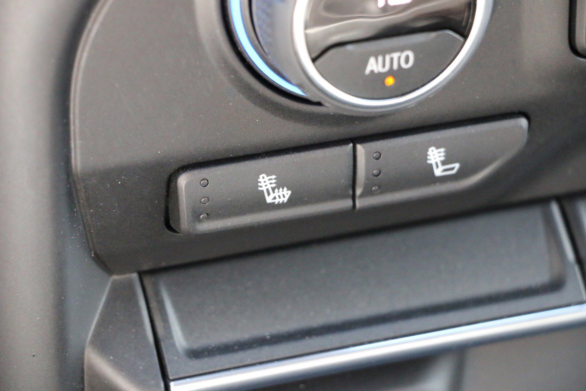 Vehicle image 20 of 30