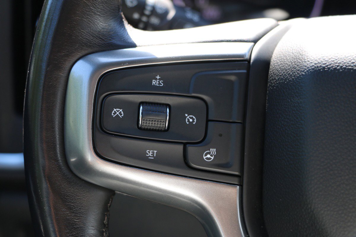 Vehicle image 25 of 30
