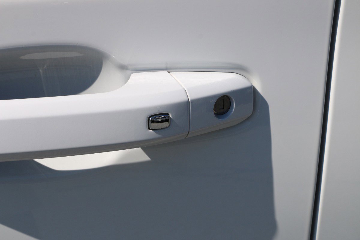Vehicle image 26 of 30