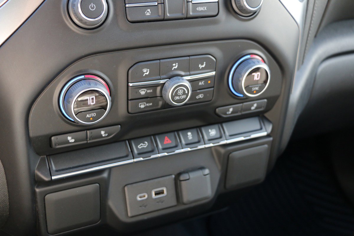 Vehicle image 23 of 30