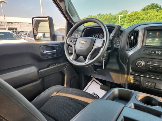Vehicle image 18 of 28