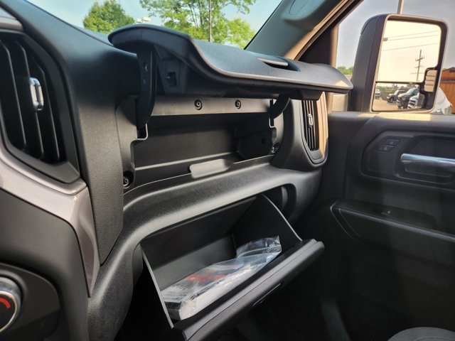 Vehicle image 26 of 28
