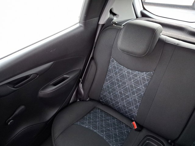 Vehicle image 18 of 31