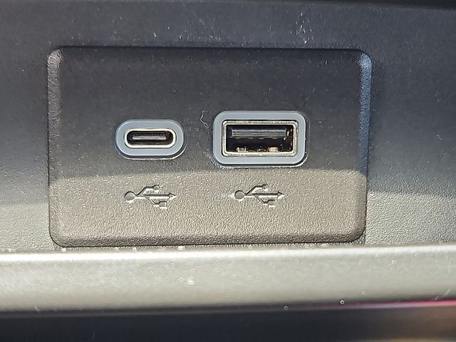 Vehicle image 24 of 30