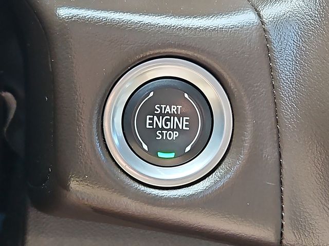 Vehicle image 21 of 30
