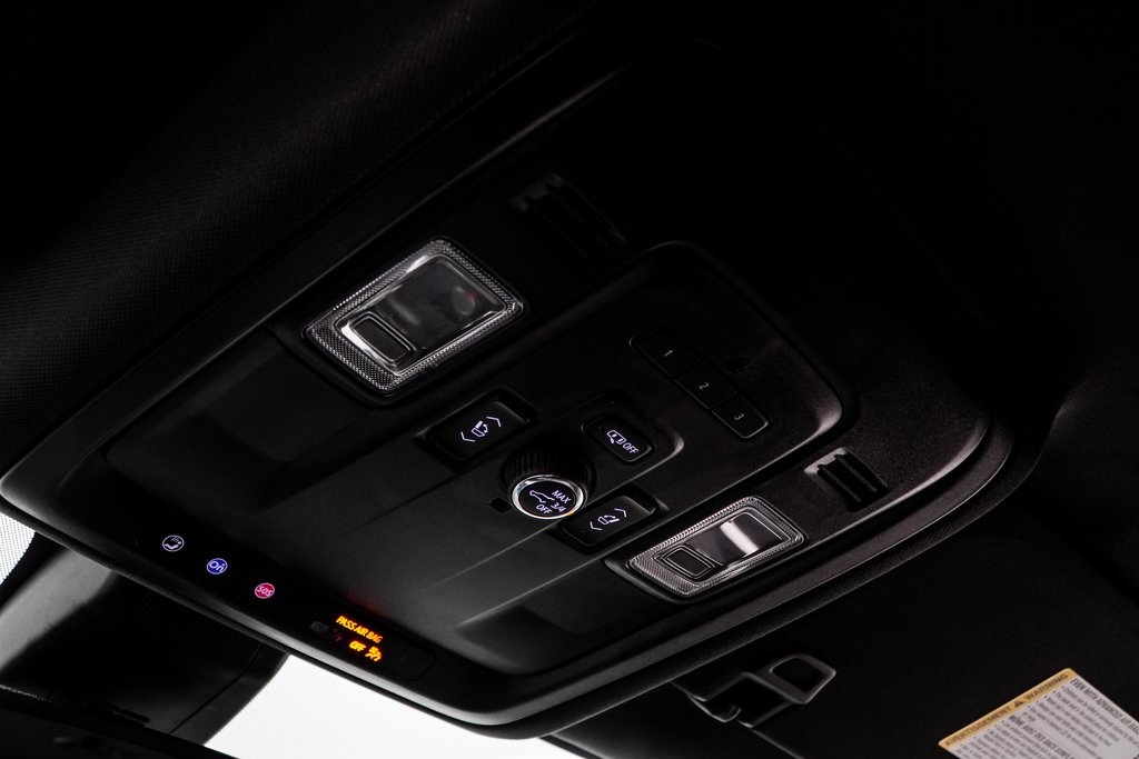 Vehicle image 41 of 52